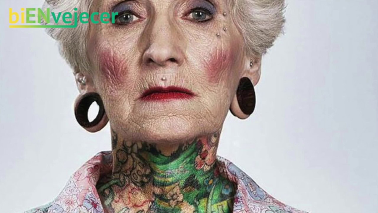 como se ven los tatuajes en la vejez